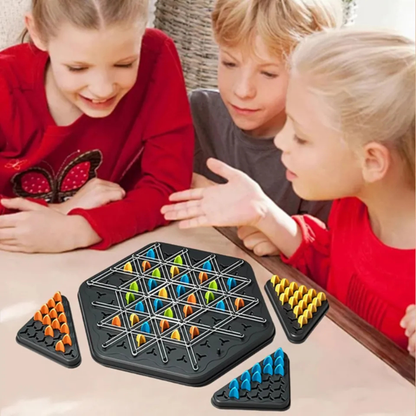 TriangelKampen™ | Det smarta strategispelet för hela familjen
