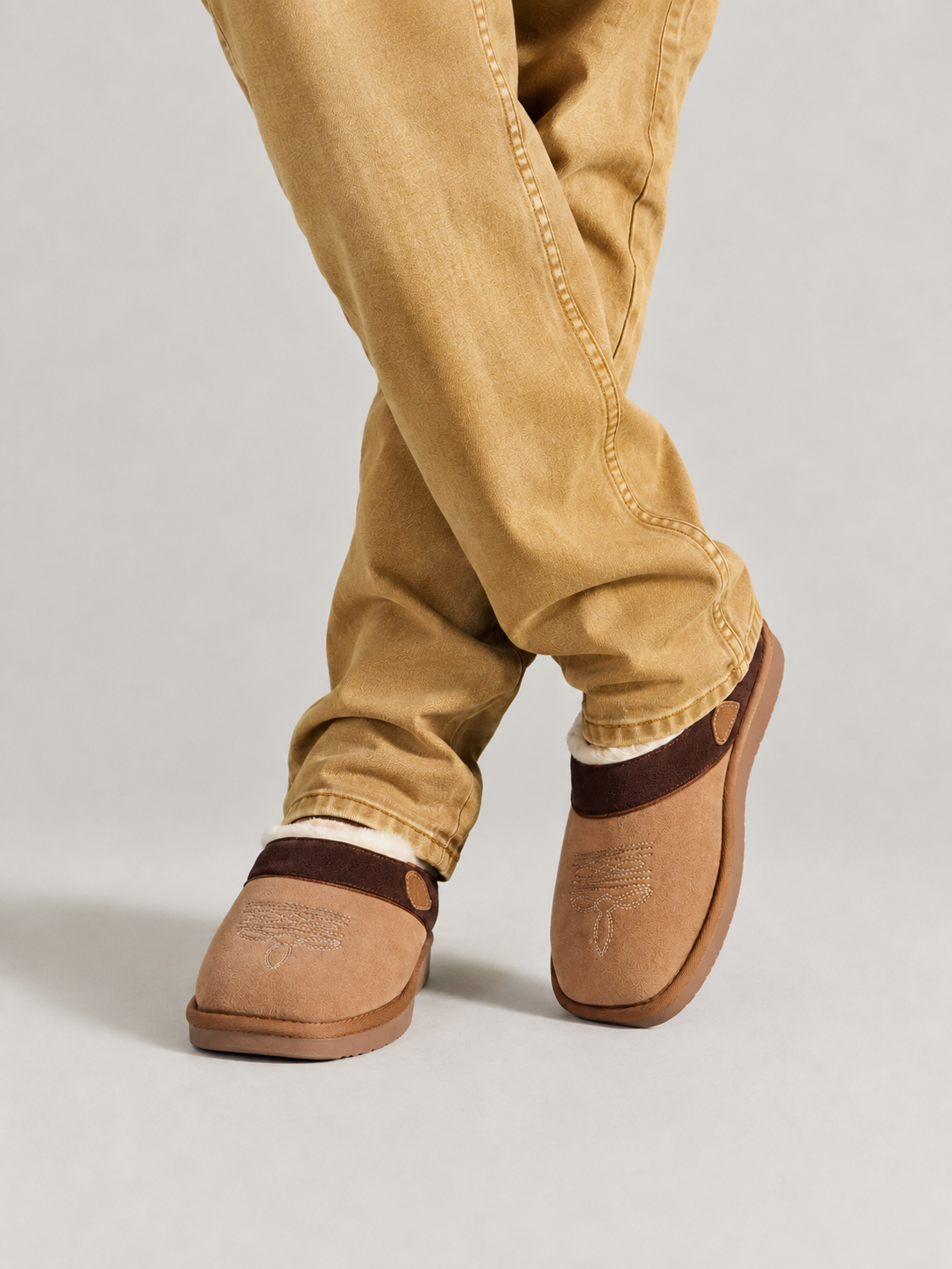 WesternTofflor™ | Cowboy-inspirerade tofflor med mjuk fleece